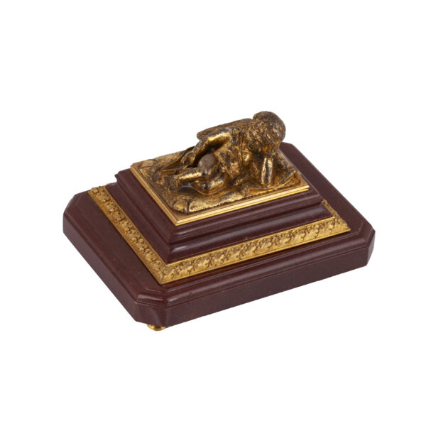 Lot 0101 <br/>A Russian brass-gilt and porphyry jewelry box <br/>Estimate: 1500-1800€