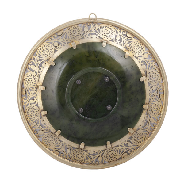 Lot 0105 <br/>An impressive Russian silver-gilt, enamel, gem stones and nephrite plate with St. George conquering the snake <br/>Estimate: 8000-12000€ - Image 4