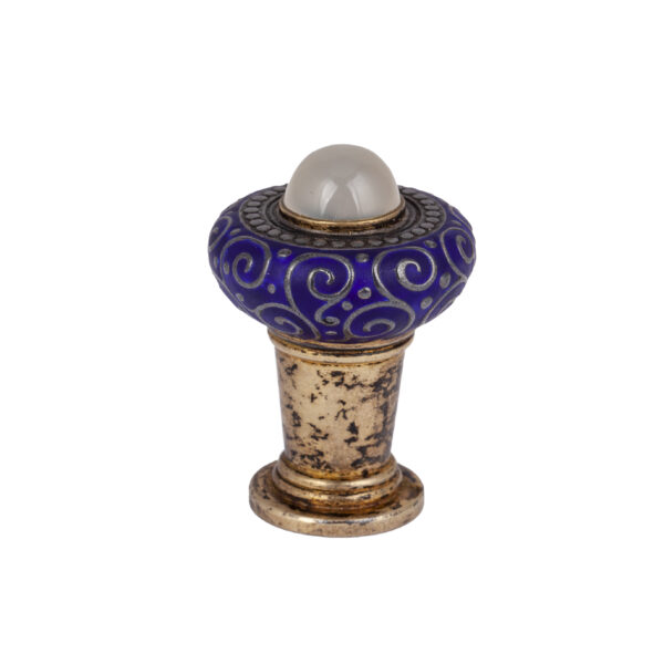 Lot 0112 <br/>A Faberge silver-gilt and champleve enamel seal with cabochon (moonstone) <br/>Estimate: 4000-5000€