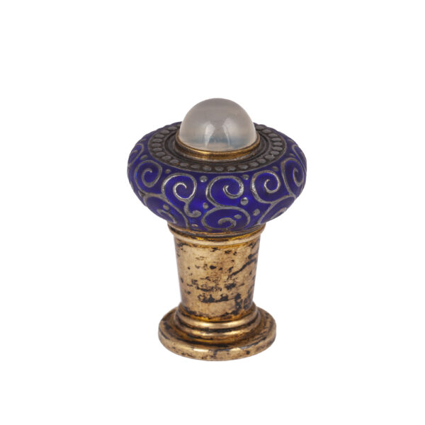 Lot 0112 <br/>A Faberge silver-gilt and champleve enamel seal with cabochon (moonstone) <br/>Estimate: 4000-5000€ - Image 2