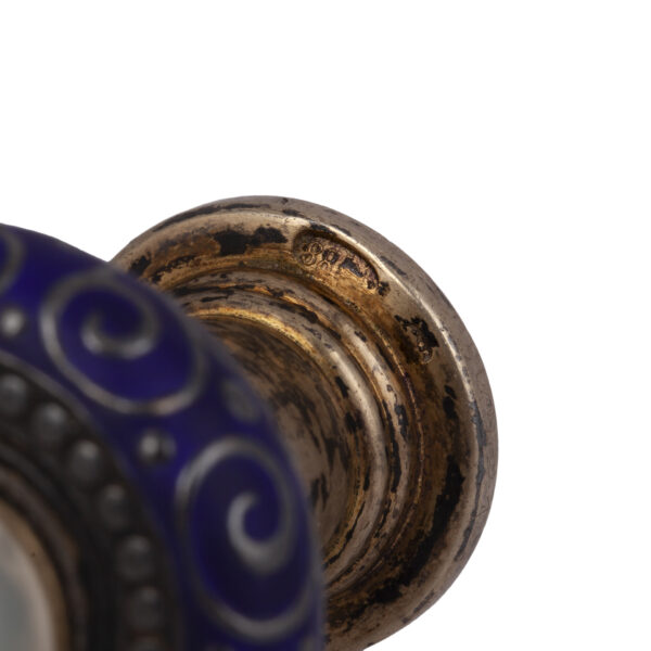 Lot 0112 <br/>A Faberge silver-gilt and champleve enamel seal with cabochon (moonstone) <br/>Estimate: 4000-5000€ - Image 5