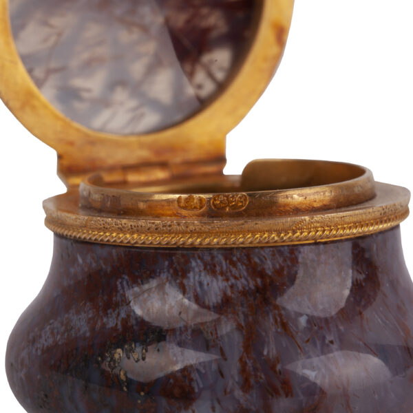 Lot 0115 <br/>A Russian gem-set, agate and golden mount bonbonniere <br/>Estimate: 3500-5000€ - Image 4