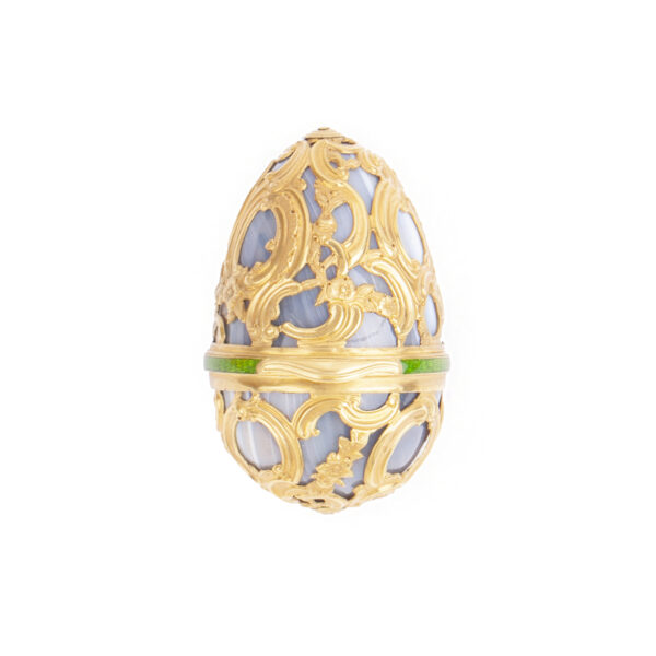 Lot 0119 <br/>A rare Faberge chalcedony, gold and guilloche enamel Easter egg <br/>Estimate: 18000-25000€ - Image 5