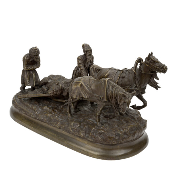 Lot 0011 <br/>A fine Russian bronze sculpture "Return from the bear hunting" <br/>Estimate: 9000-12000€