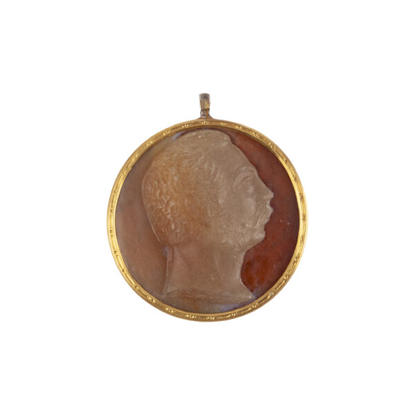 Lot 0128 <br/>A Russian gold-mounted cornelian cameo with a portrait of Emperor Alexander  II <br/>Estimate: 5000-6000€