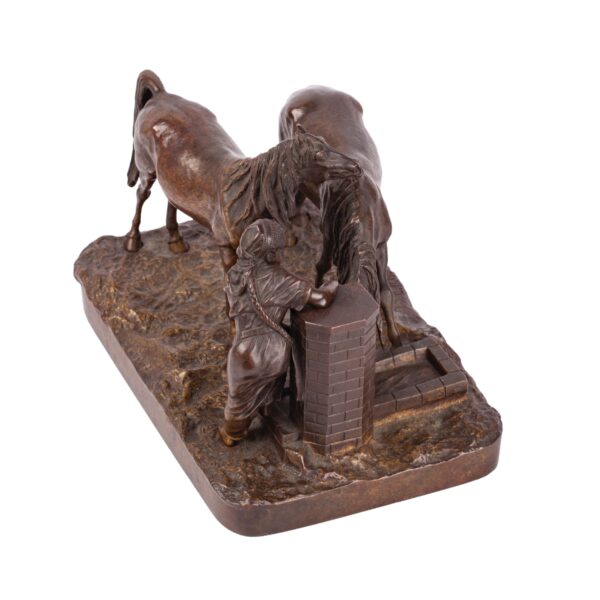 Lot 0012 <br/>A Russian bronze composition “Behind the well” <br/>Estimate: 3500-5000€ - Image 6