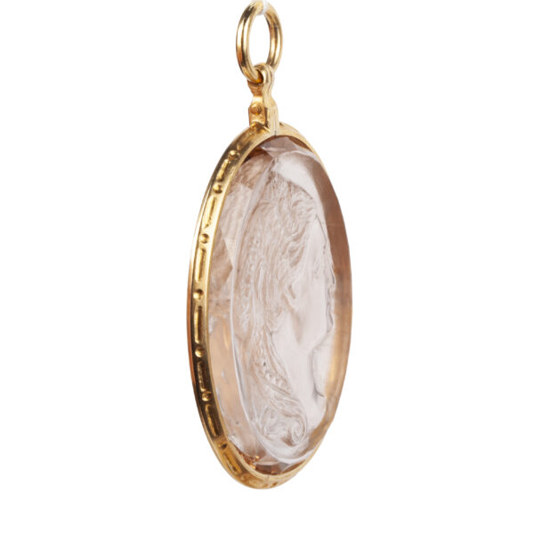 Lot 0130 <br/>A Russian silver-gilt and cut topaz cameo pendant with the portrait of Catherine the Great<br/>Estimate: 4000-6000€ - Image 4