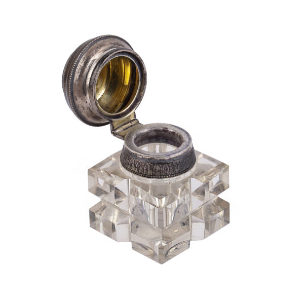 Lot 0132 <br/>A Faberge silver-gilt and onyx Inkwell <br/>Estimate: 3000-3500€ - Image 4