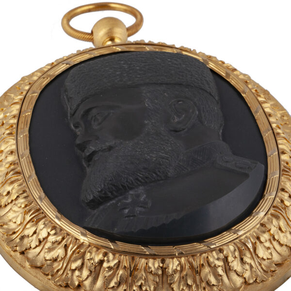 Lot 0145 <br/>A Russian brass and carved kalgan jasper bass relief with Emperor Alexander III <br/>Estimate: 5000-7000€ - Image 2