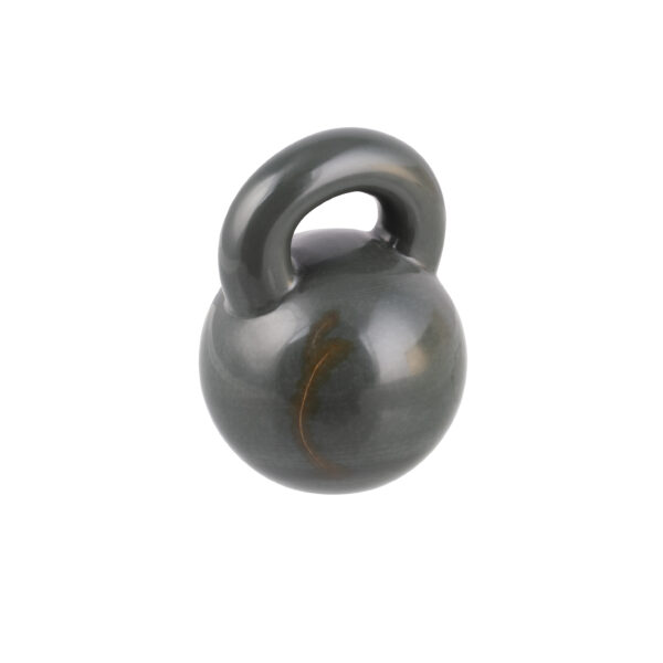 Lot 0147 <br/>A Russian kalgan jasper paperweight in the form of a kettlebell "3 pounds" <br/>Estimate: 2000-3000€ - Image 2