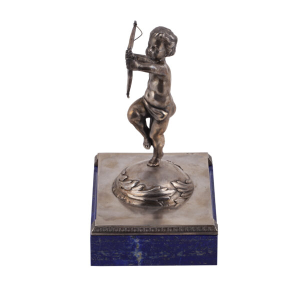 Lot 0152 <br/>A Faberge cast silver and lapis lazuli stone paperweight "Cupid" <br/>Estimate: 4000-6000€ - Image 3