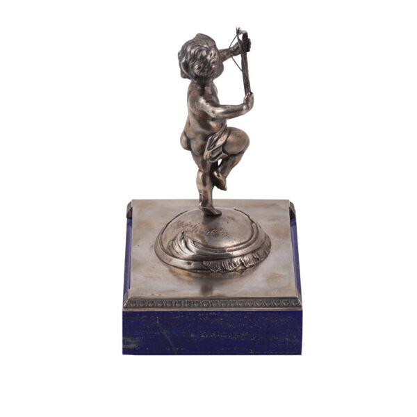 Lot 0152 <br/>A Faberge cast silver and lapis lazuli stone paperweight "Cupid" <br/>Estimate: 4000-6000€ - Image 4