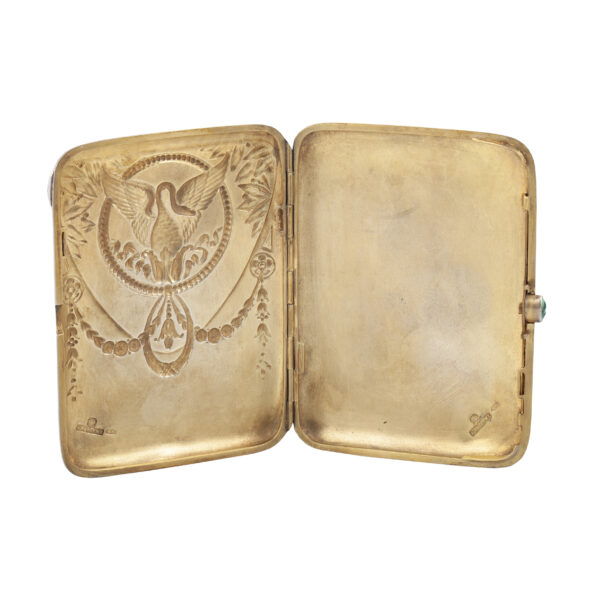 Lot 0162 <br/>An unusual Faberge silver-gilt and opaque enamel cigarette case <br/>Estimate: 3000-4000€ - Image 3