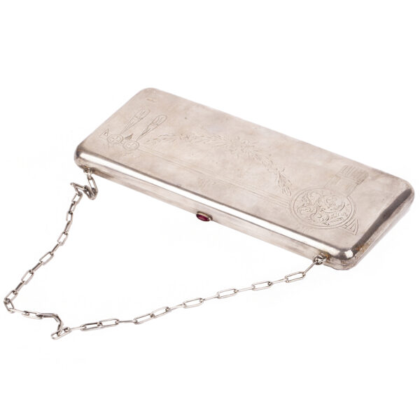 Lot 0175 <br/>A Latvian silver ladies' evening purse with cabochon <br/>Estimate: 400-500€ - Image 2