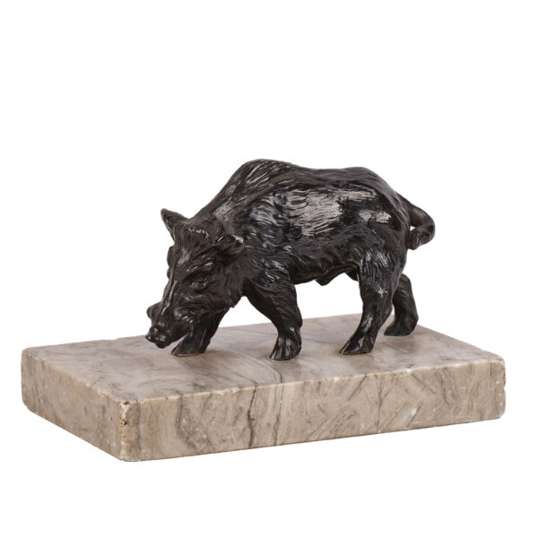 Lot 0017 <br/>A miniature bronze sculpture depicting a wild boar <br/>Estimate: 150-200€