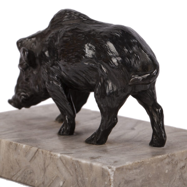 Lot 0017 <br/>A miniature bronze sculpture depicting a wild boar <br/>Estimate: 150-200€ - Image 4