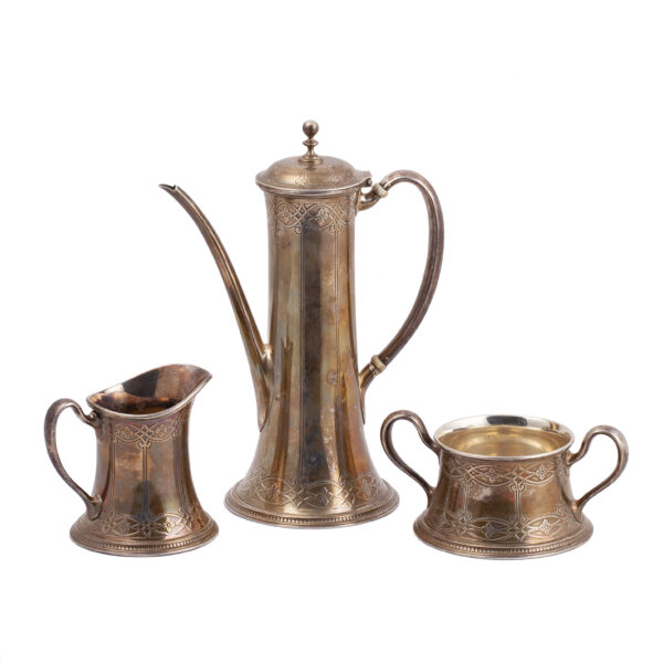 Lot 0212 <br/>A Tiffany Victorian style silver-gilt coffee set with three pieces <br/>Estimate: 1200-1500€