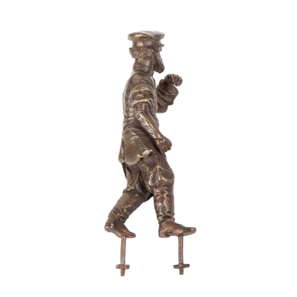 Lot 0021 <br/>A Russian bronze composition “Dancing peasant” <br/>Estimate: 600-800€ - Image 4