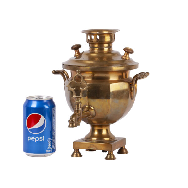 Lot 0246 <br/>A rare Russian small brass samovar "Egoist" <br/>Estimate: 900-1000€