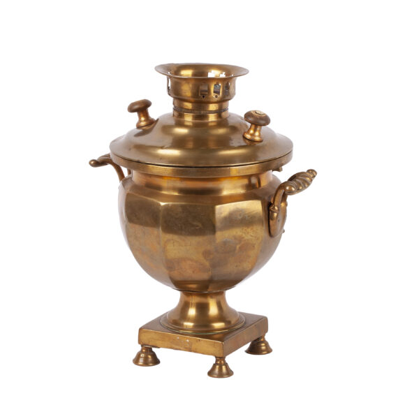 Lot 0246 <br/>A rare Russian small brass samovar "Egoist" <br/>Estimate: 900-1000€ - Image 2