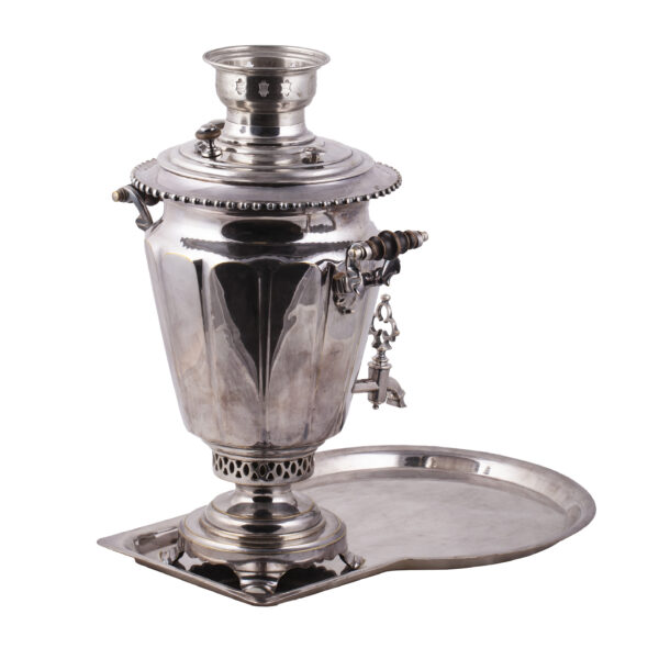 Lot 0247 <br/>A Russian Imperial samovar in the shape of a “Vodka glass” <br/>Estimate: 400-500€ - Image 2