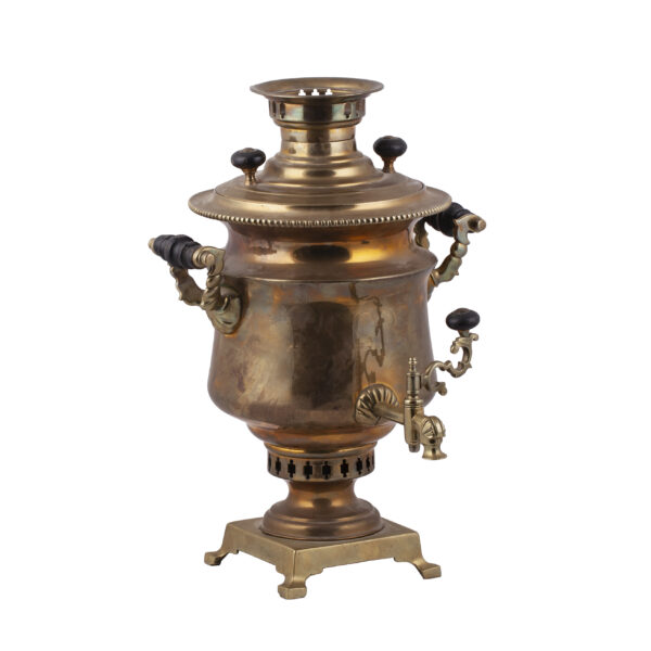 Lot 0251 <br/>A Russian Imperial brass samovar in the shape of a “Pot” <br/>Estimate: 400-500€