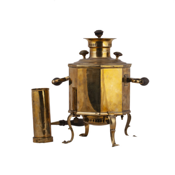 Lot 0252 <br/>A unique and rare travel samovar by the Gudkov brothers from Tula <br/>Estimate: 3000-4000€ - Image 3