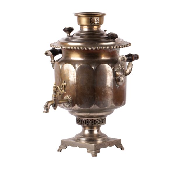 Lot 0255 <br/>A Russian samovar in the shape of a jar <br/>Estimate: 300-400€ - Image 2