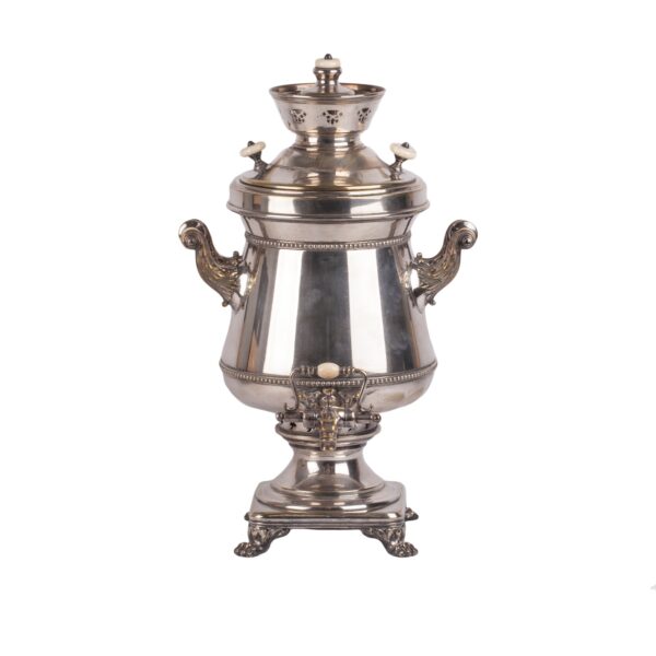 Lot 0257 <br/>A Polish samovar in the shape of a cannon <br/>Estimate: 1800-2000€