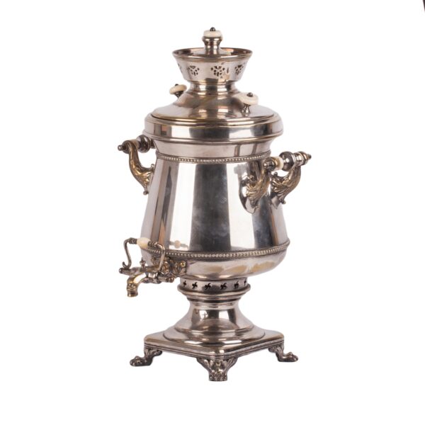 Lot 0257 <br/>A Polish samovar in the shape of a cannon <br/>Estimate: 1800-2000€ - Image 2