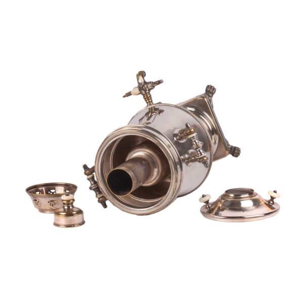 Lot 0257 <br/>A Polish samovar in the shape of a cannon <br/>Estimate: 1800-2000€ - Image 4