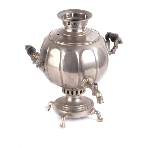 Lot 0258 <br/>An “Egoist” Russian brass samovar by Vorontsov manufactory <br/>Estimate: 800-1000€