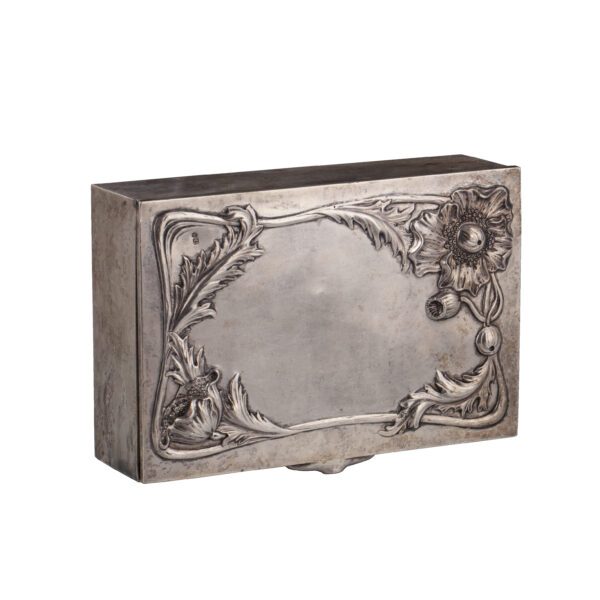 Lot 0027 <br/>A Russian art-noveau style silver cigar box <br/>Estimate: 4000-5000€ - Image 3