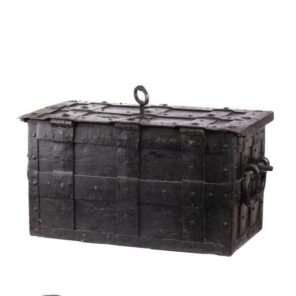 Lot 0290 <br/>17th Century Steel Safe Box/Trunk with 5 Locking Mechanisms <br/>Estimate: 7000-10000€ - Image 5