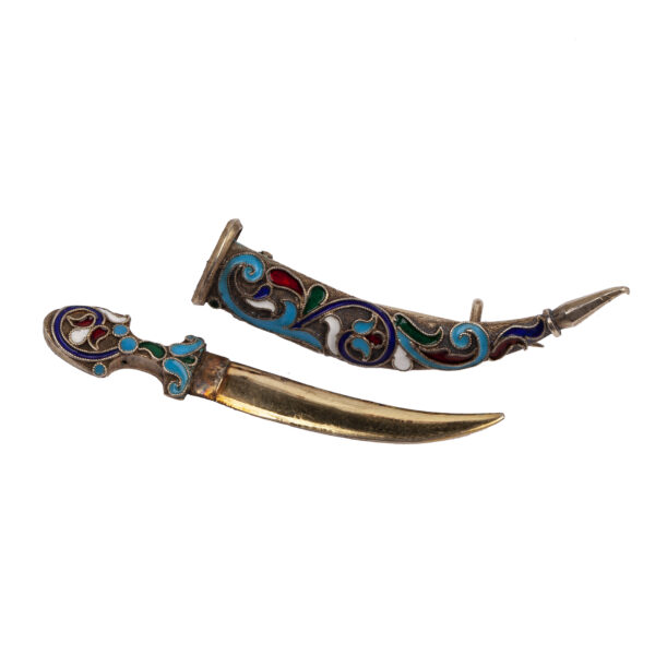 Lot 0291 <br/>A Russian Imperial silver and cloisonné enamel brooch <br/>Estimate: 200-250€ - Image 3