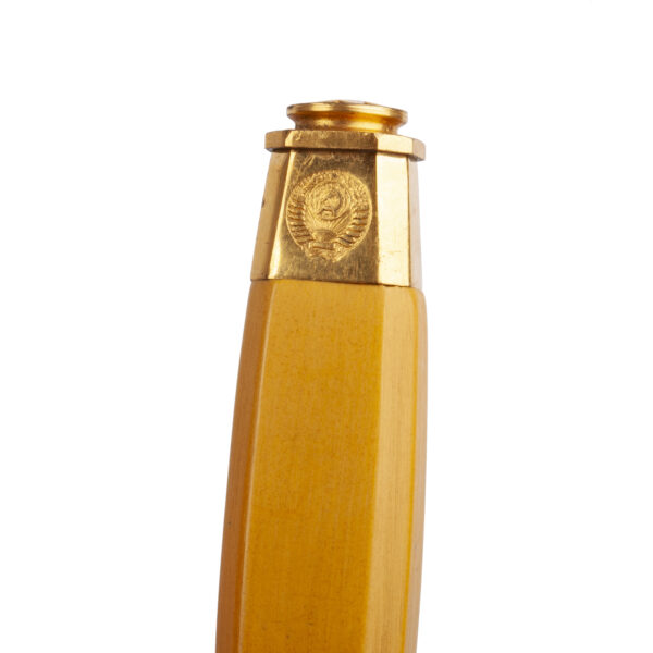 Lot 0299 <br/>A Soviet Aviation Dagger with engraving in box. 1965 <br/>Estimate: 2500-3000€ - Image 2