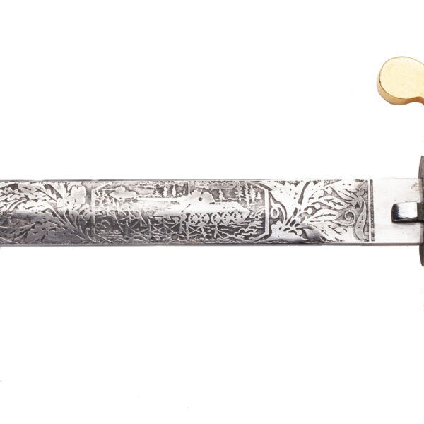 Lot 0300 <br/>A Soviet Infantry Dagger with engraving in box <br/>Estimate: 2500-3000€ - Image 4