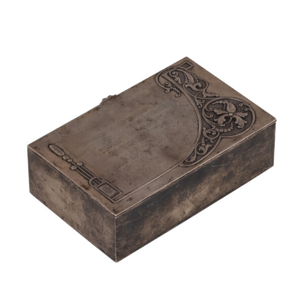 Lot 0030 <br/>A Russian Art Nouveau silver cigar box. O. Kurlukov <br/>Estimate: 5000-6000€ - Image 2