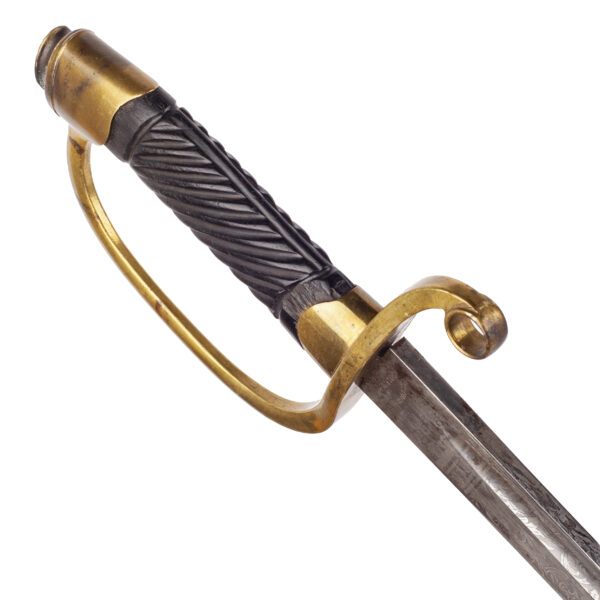 Lot 0310 <br/>M-1881 Imperial Russian Dragoon Officer Shashka Sword with engraved blade <br/>Estimate: 1500-2000€ - Image 6