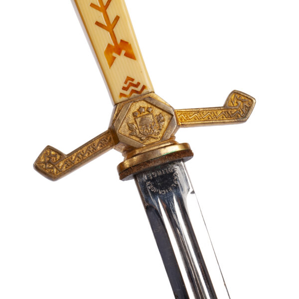 Lot 0315 <br/>A Latvian Model 1923 military administration dagger <br/>Estimate: 5000-7000€ - Image 3