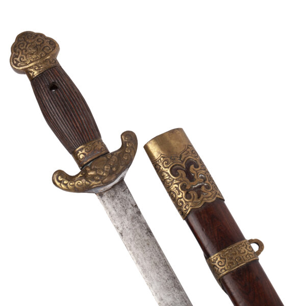 Lot 0327 <br/>A late 19th-century Qing Dynasty Gu Pi Jian Chinese sword <br/>Estimate: 400-500€ - Image 2