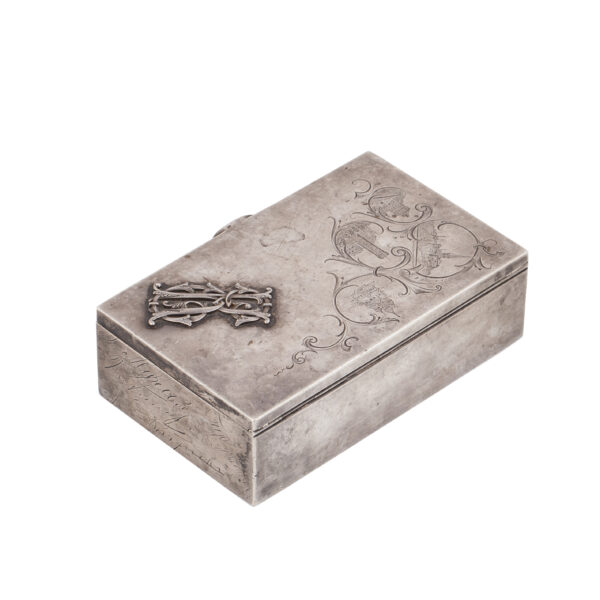 Lot 0032 <br/>A Russian silver-gilt cigar box with Tallinn city views <br/>Estimate: 4000-5000€ - Image 2