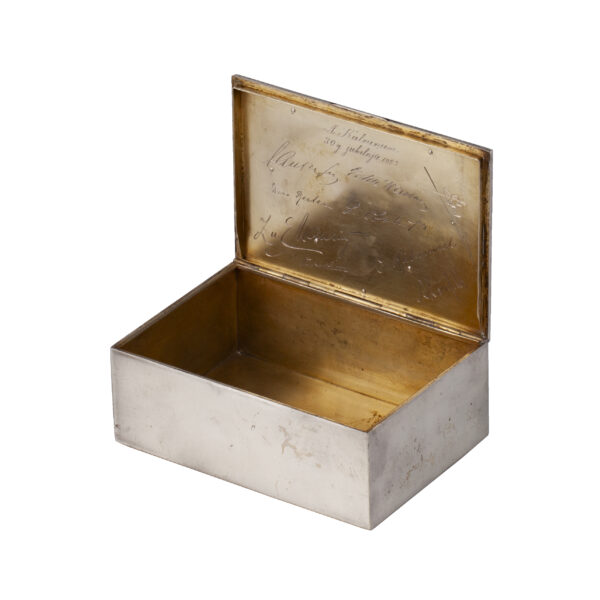 Lot 0037 <br/>A Russian silver-gilt cigar box "Boyar" <br/>Estimate: 4000-5000€ - Image 5