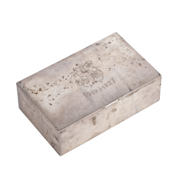 Lot 0038 <br/>An Estonian silver cigar box, 1919 <br/>Estimate: 2000-2500€