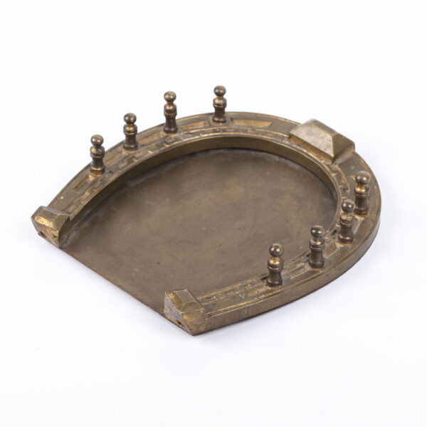 Lot 0003 <br/>A Russian bronze desk pen stand in the shape of a horseshoe <br/>Estimate: 100-150€ - Image 3