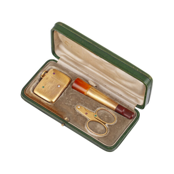 Lot 0042 <br/>A Russian gold and gem-stone smoking set "Samorodok" <br/>Estimate: 6000-8000€