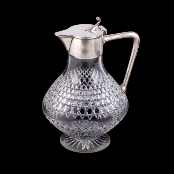 Lot 0048 <br/>A Russian cut-crystal and silver-gilt carafe. M. Linke <br/>Estimate: 2500-3000€