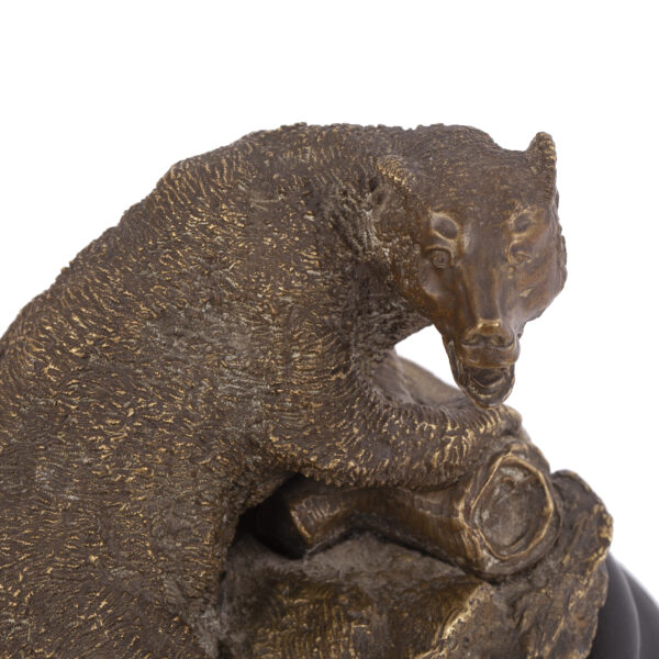 Lot 0004 <br/>A Russian bronze composition "Bear in brushwood" <br/>Estimate: 12000-14000€ - Image 7