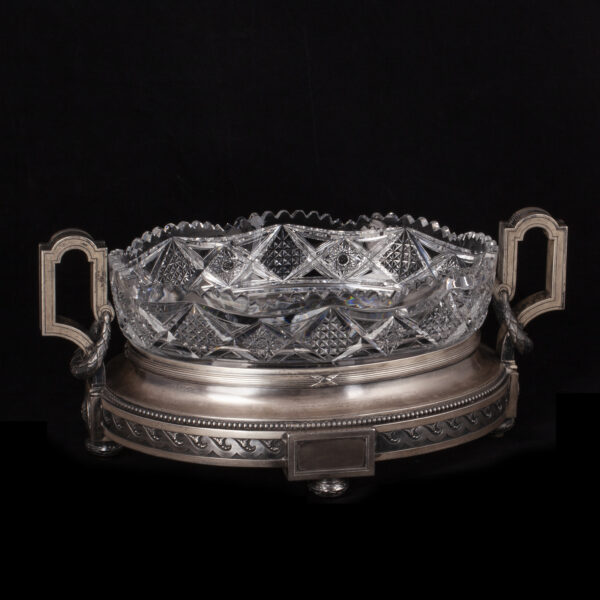 Lot 0051 <br/>An impressive Faberge silver-gilt and cut-crystal fruit bowl <br/>Estimate: 8000-12000€