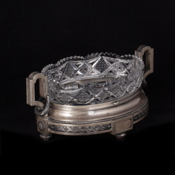 Lot 0051 <br/>An impressive Faberge silver-gilt and cut-crystal fruit bowl <br/>Estimate: 8000-12000€ - Image 4